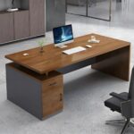 Office desk with lockable drawers - Image 3