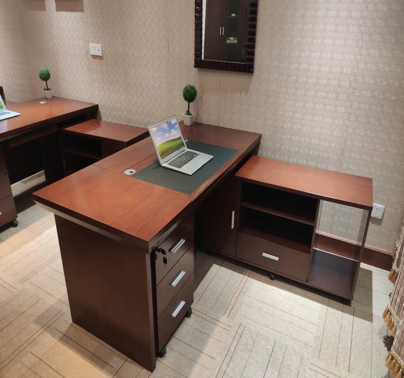 H929c8bc4d3ae46649e9fb8c06f70e08fd-1.jpg 1.4M Executive Office Desk, - Image 1
