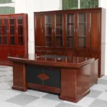 Manager's L-shaped office desk - Image 3