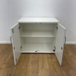 2-Door wooden credenza cabinet - Image 3