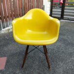 Bistro modern eames plastic seat