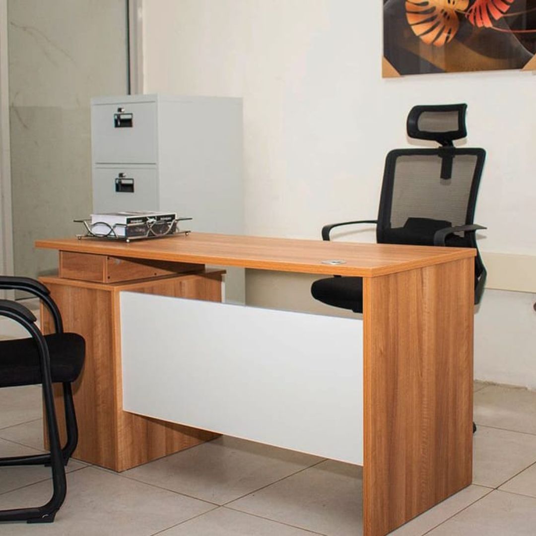 office-desk.jpg 1400mm Executive office desk - Image 1
