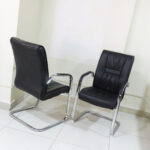 Executive leather visitor's chair -Black - Image 3